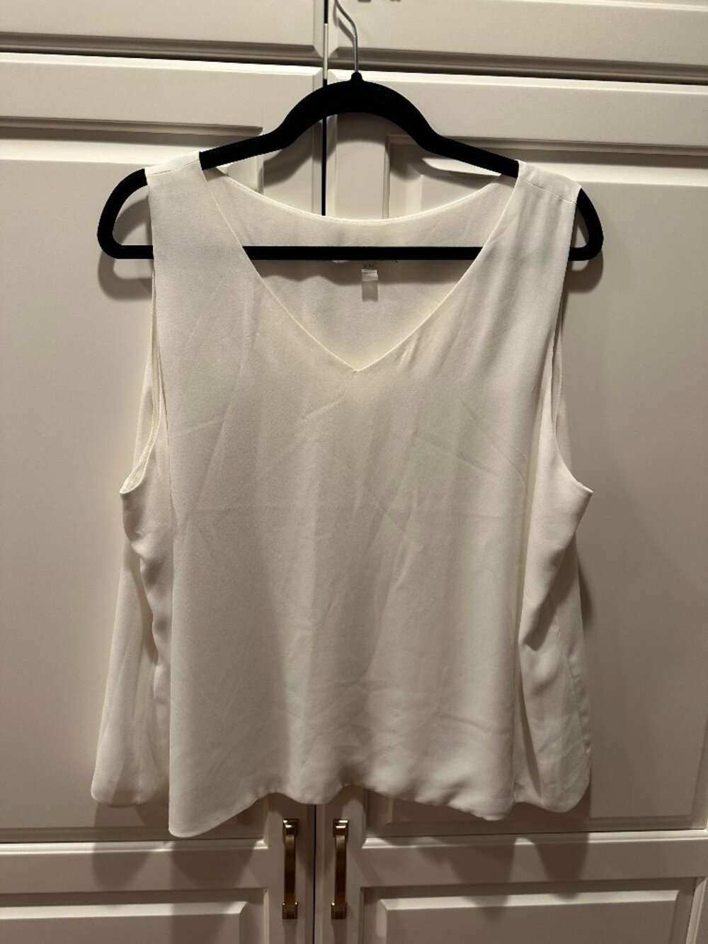 Elie Tahari Ivory Sleeveless V-Neck Blouse | Elegant Career & Layering Top